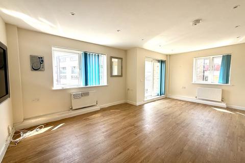 2 bedroom flat to rent, Convent Way, Southall