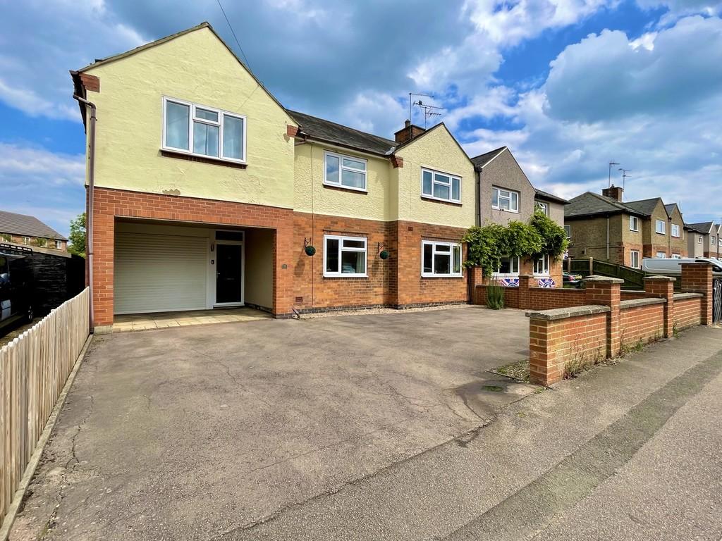 Manor Road, Woodford Halse, NN11 3QP 4 bed semidetached house £325,000