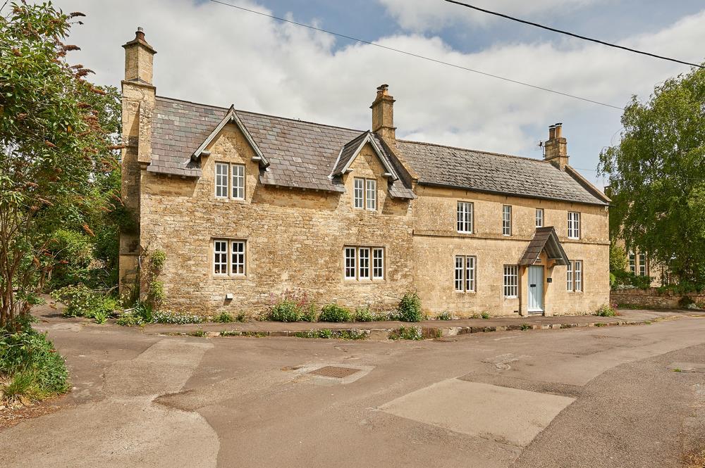 Green Lane, Hinton Charterhouse... 3 bed detached house £750,000