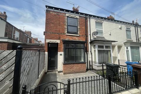 2 bedroom terraced house to rent, Estcourt Street, Hull HU9