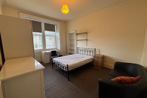 4 bedroom flat to rent, Warrender Park Terrace, Edinburgh, EH9