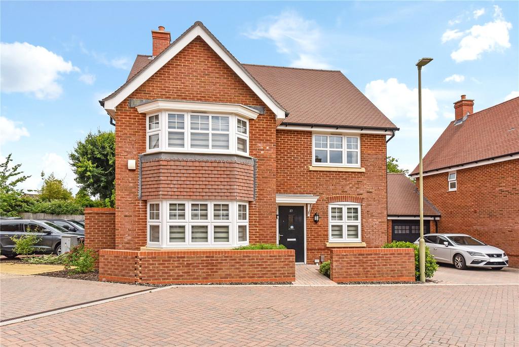 Plough Lane, Petersfield, Hampshire 5 bed detached house £800,000