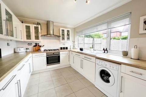 95 Chadwick Avenue, Rednal, Birmingham, B45 8ED