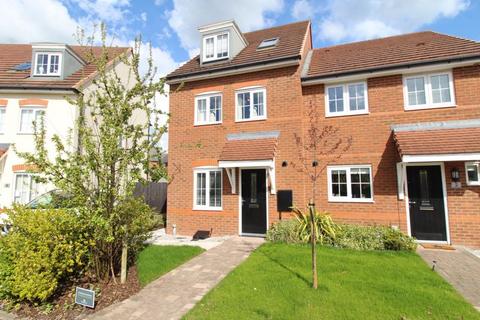 3 bedroom semi-detached house to rent, Orchid Green, Northwich