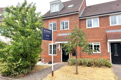 4 bedroom semi-detached house to rent, Orchid Green, Northwich