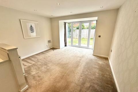 4 bedroom semi-detached house to rent, Orchid Green, Northwich