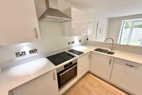 4 bedroom semi-detached house to rent, Orchid Green, Northwich