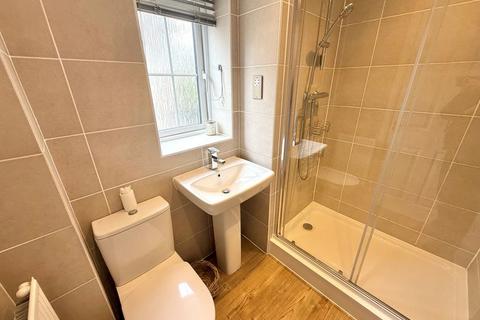 4 bedroom semi-detached house to rent, Orchid Green, Northwich