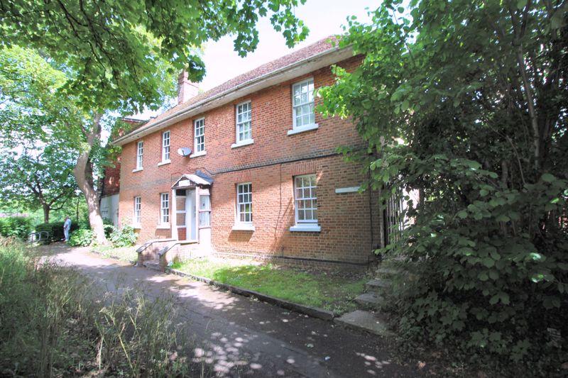 Westfield House, Mansbridge Road, SO18 2LF 1 bed apartment for sale £