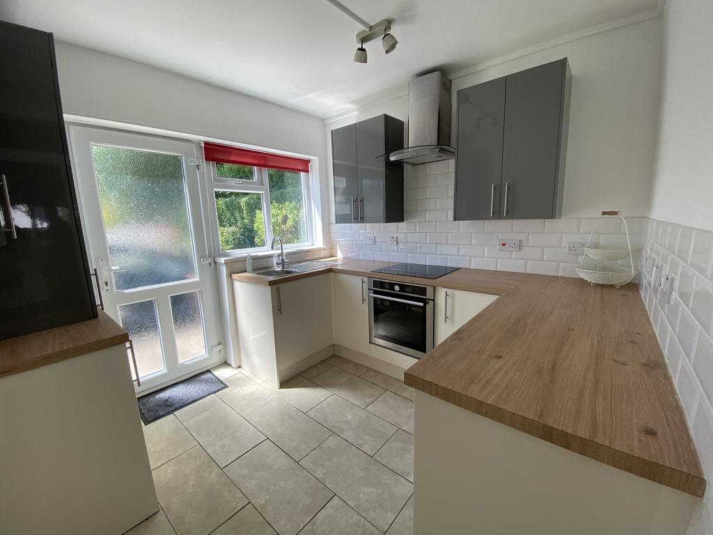 Heol Don Court, Whitchurch, 2 bed house £1,100 pcm (£254 pw)