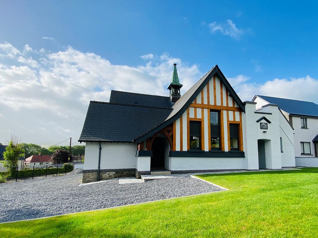 Llanwnnen, Lampeter, SA48 4 bed detached house for sale £495,000