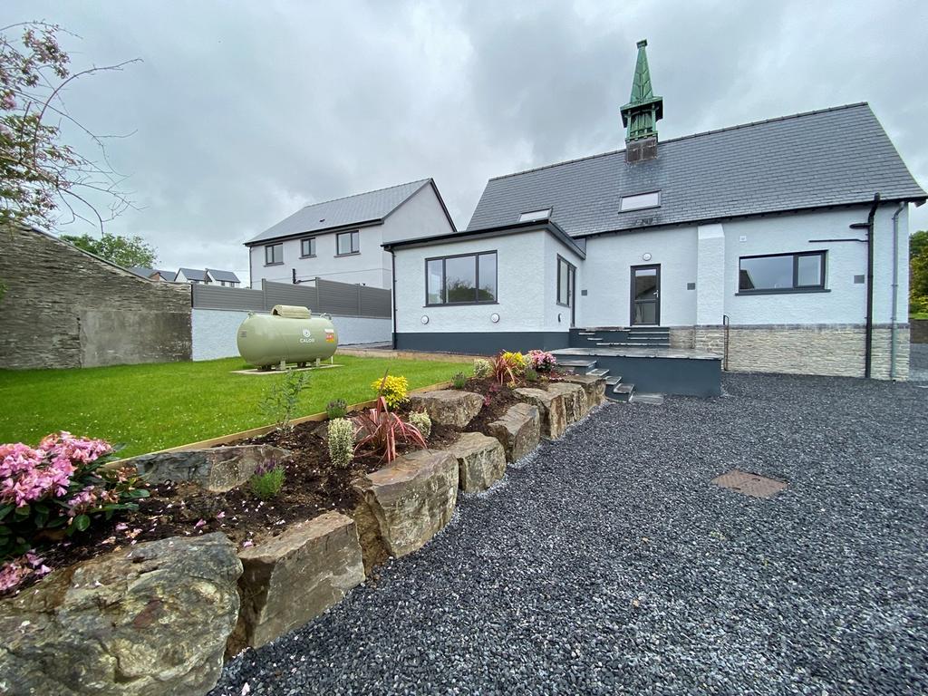 Llanwnnen, Lampeter, SA48 4 bed detached house for sale £425,000