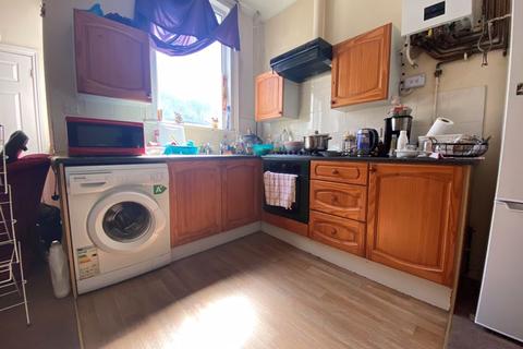 2 bedroom flat for sale - Morshead Road, Crownhill, Plymouth. CASH INVESTORS ONLY. A two double bedroomed first floor flat. let at £575 pcm.