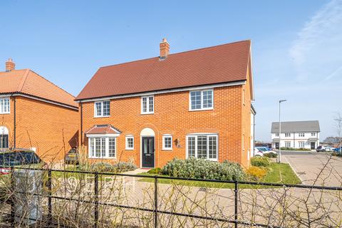 70 Abbott Way, Holbrook, Ipswich, IP9 2FF