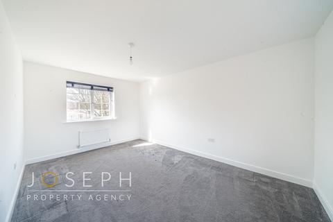 70 Abbott Way, Holbrook, Ipswich, IP9 2FF