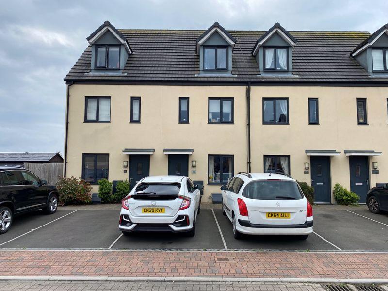 Harbour Walk, Barry 3 bed semidetached house for sale £260,000