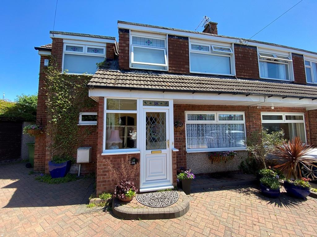 Buckfast Drive, Formby, Liverpool, L37 3 bed semidetached house £260,000