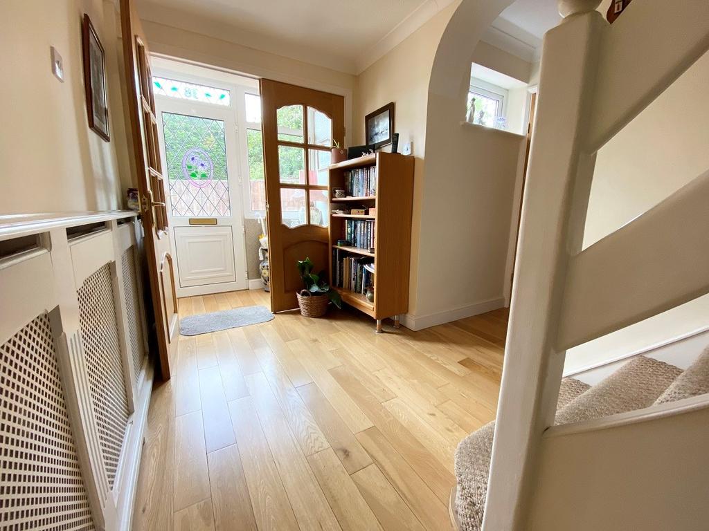 Buckfast Drive, Formby, Liverpool, L37 3 bed semidetached house £260,000