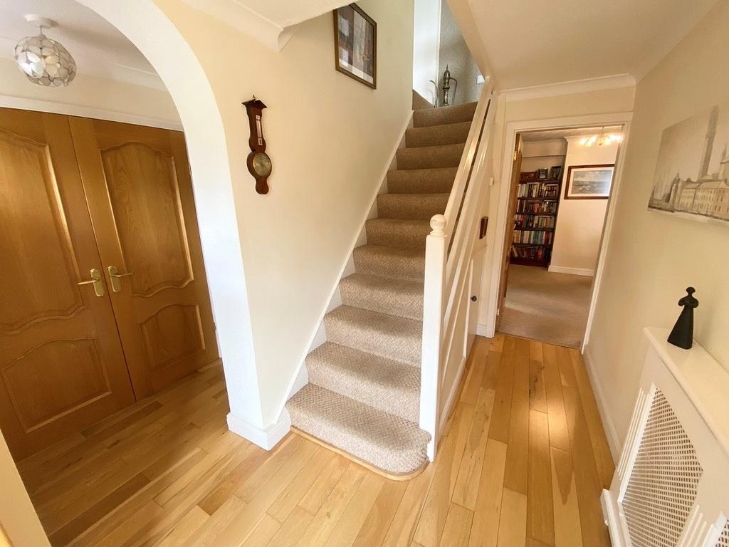 Buckfast Drive, Formby, Liverpool, L37 3 bed semidetached house £260,000