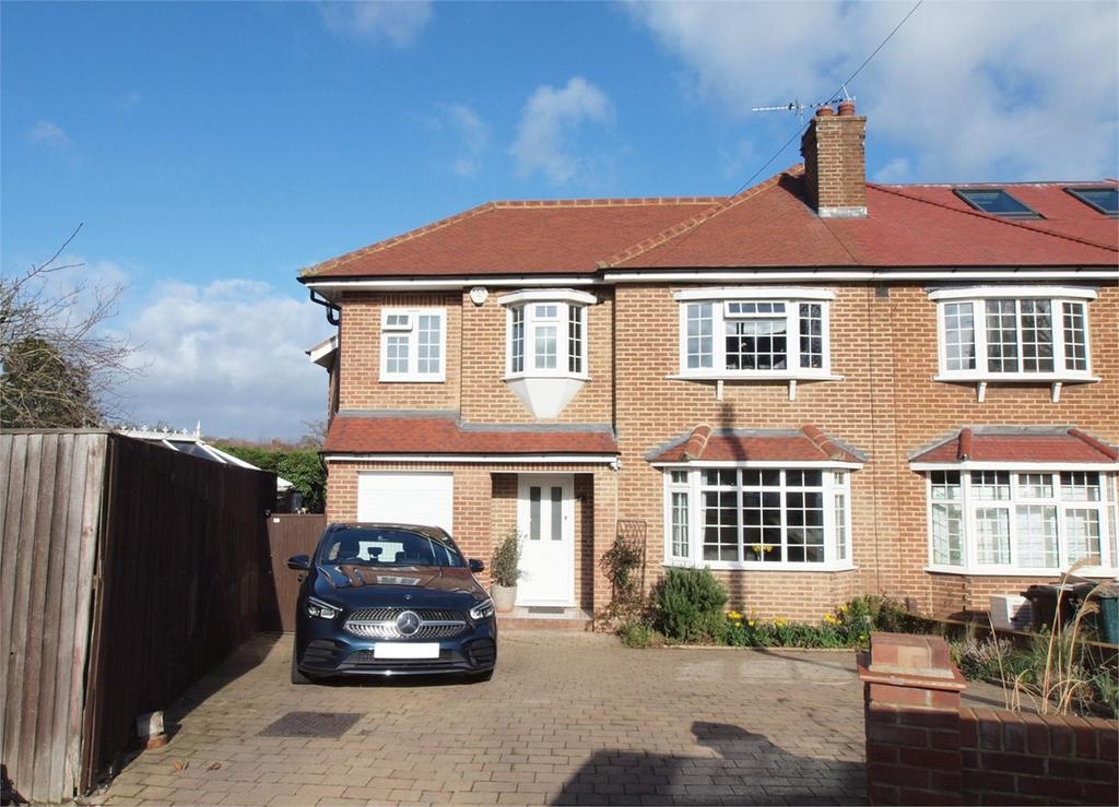 Kechill Gardens, Bromley, Hayes, BR2 4 bed semidetached house £850,000