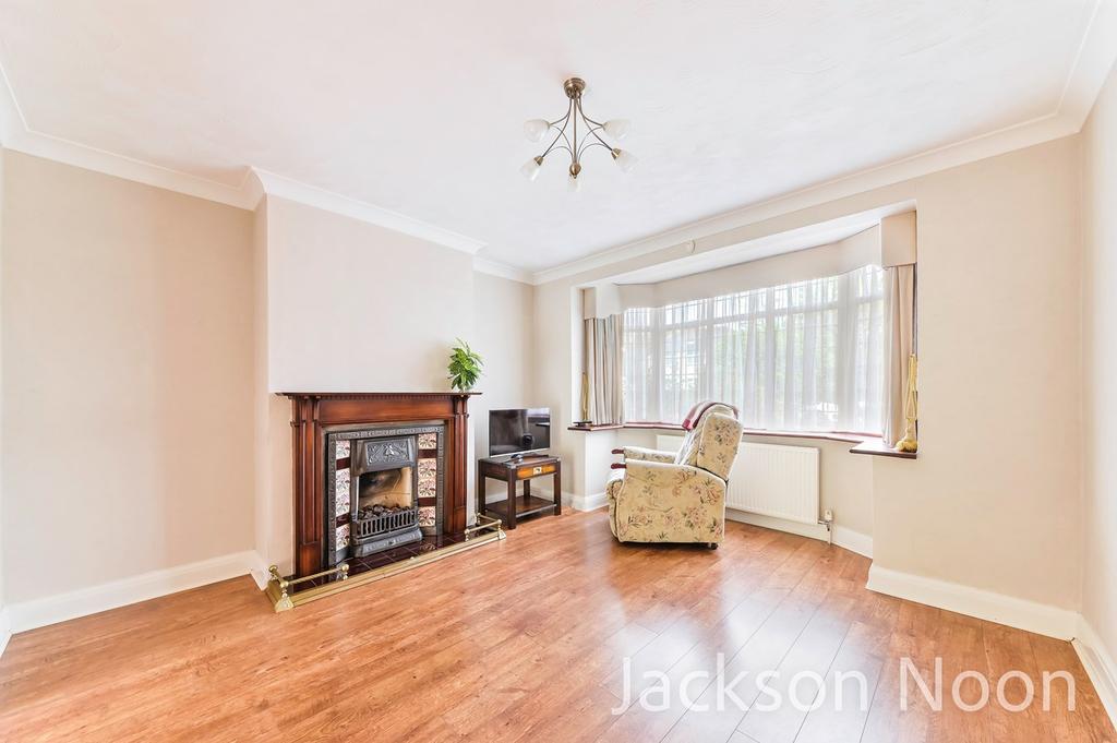 Pams Way, Ewell Court, KT19 3 bed semidetached house £625,000