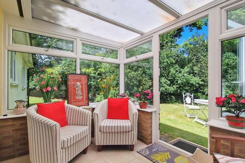 2 bedroom bungalow for sale - Preston Close, Ampthill, Bedfordshire, MK45