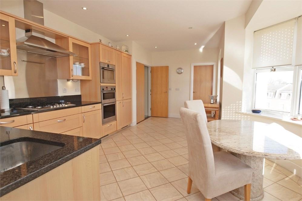 Brockwell Avenue, Langley Waterside, Beckenham, BR3 2 bed apartment £900,000