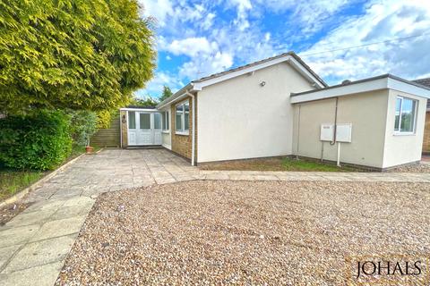 3 bedroom detached bungalow for sale - Whiteoaks Road, Oadby, LE2