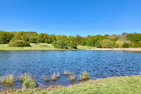 Leisure facility to rent - Bedford's Park Lake