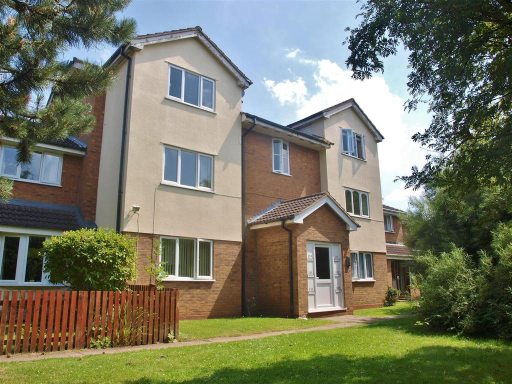 Foxdale Drive, Brierley Hill 2 bed flat £69,950
