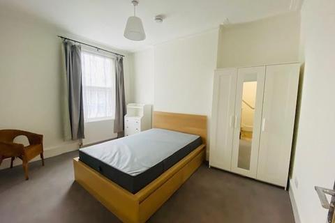 House share to rent - South Norwood Hill, London