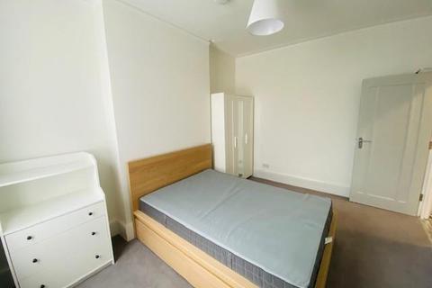House share to rent - South Norwood Hill, London