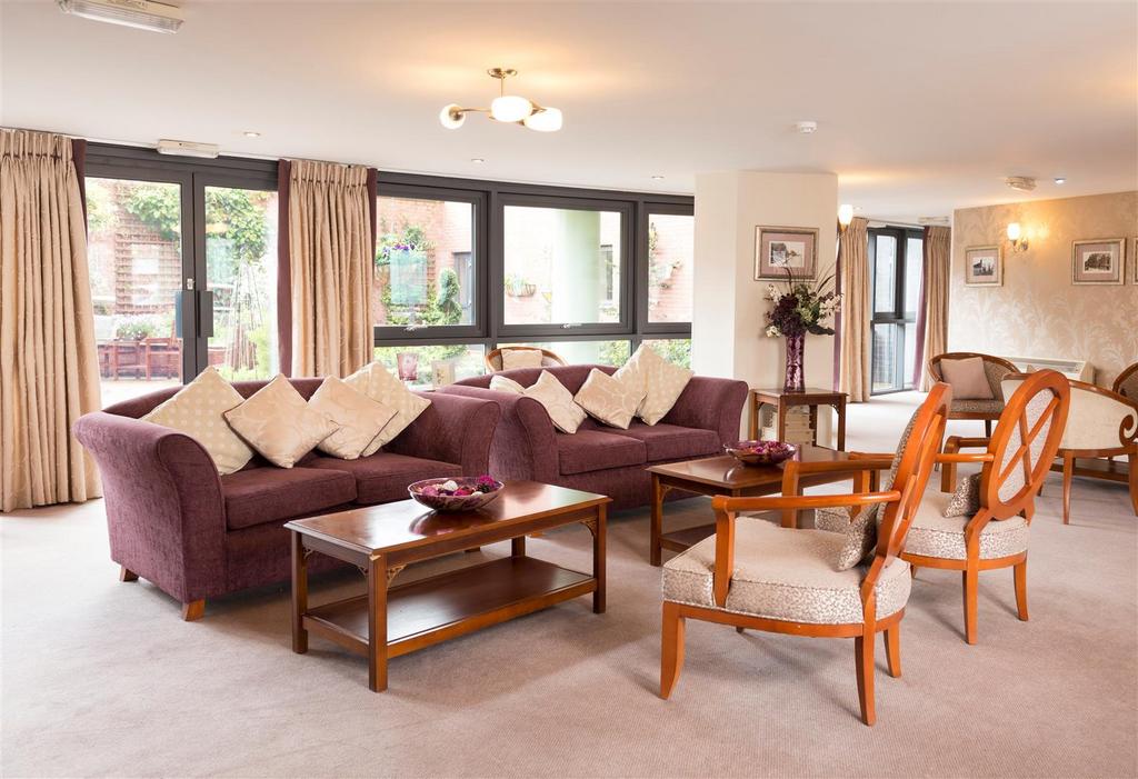 Forest Court- communal lounge 2.jpg