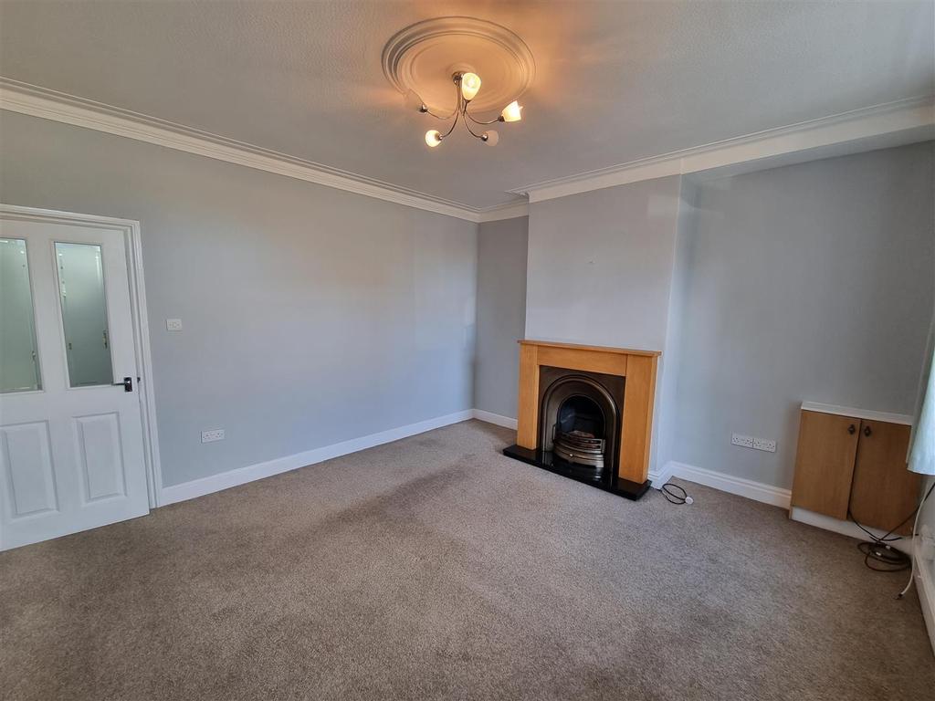 Bryan Street, Farsley, Leeds 2 bed terraced house £235,000