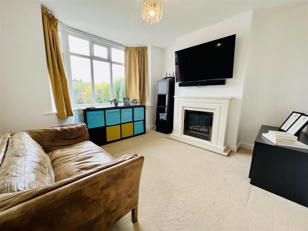Perry Road, Timperley, Altrincham 4 bed semidetached house £620,000