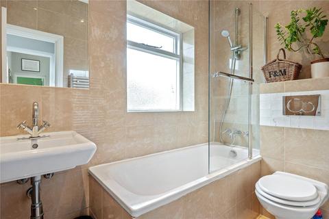 Flat 1, 2 Walford Road, London, N16 8ED