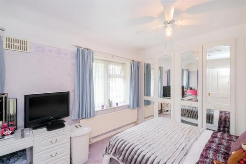 60 Manor Farm Drive, London, E4 6HJ