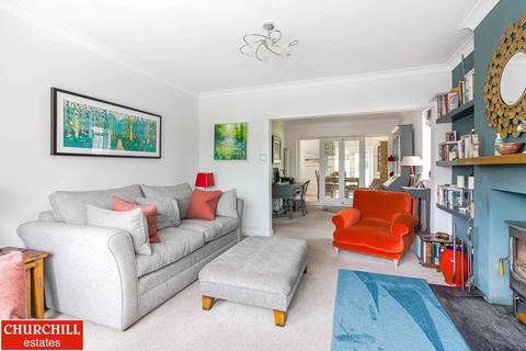 2 Kendal Close, Woodford Green, IG8 0RX