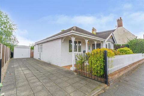 2 bedroom detached bungalow for sale - High Road, Chilwell