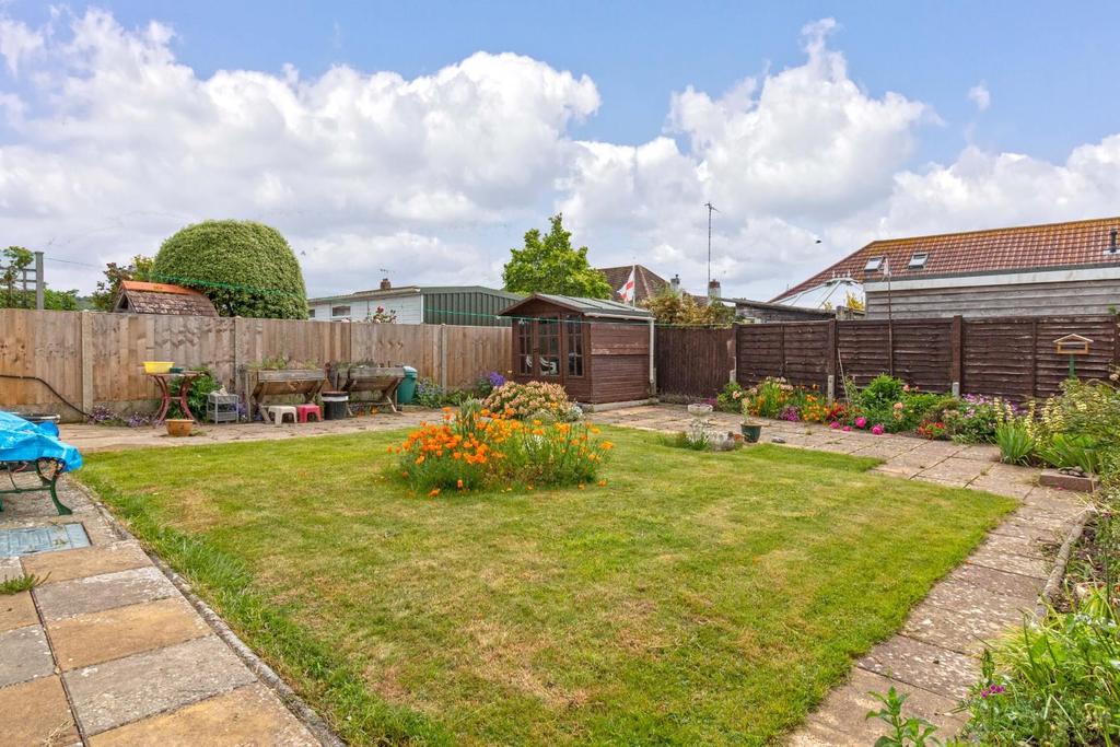 Upper Boundstone Lane, Lancing 2 bed semidetached bungalow £400,000