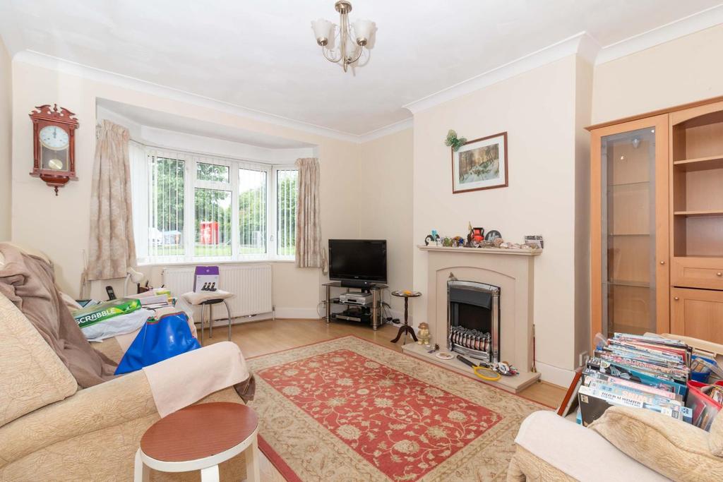 Upper Boundstone Lane, Lancing 2 bed semidetached bungalow £400,000