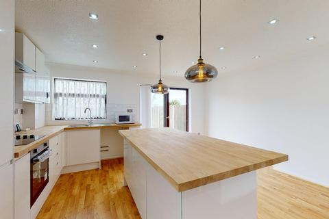 2 bedroom bungalow for sale - Sycamore Close, Margate