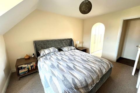5 Finney Drive, Grange Park, Northampton, NN4 5DT