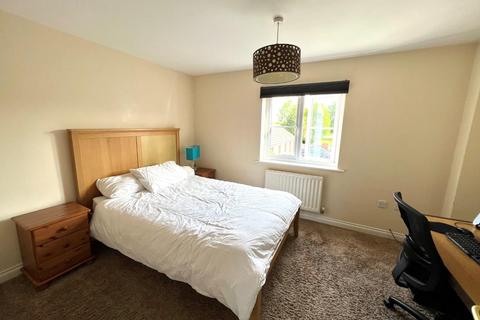 5 Finney Drive, Grange Park, Northampton, NN4 5DT