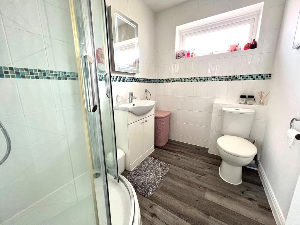 Shower Room.jpg