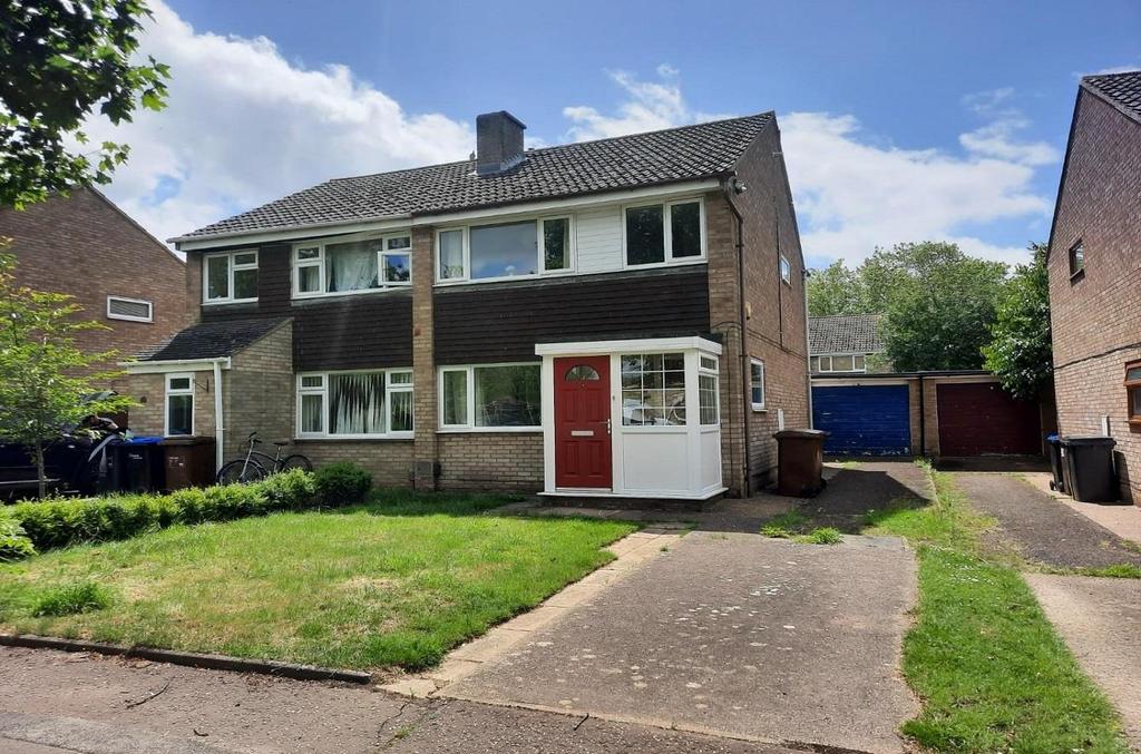 Manning Road, Moulton, Northampton, NN3 3 bed semidetached house for