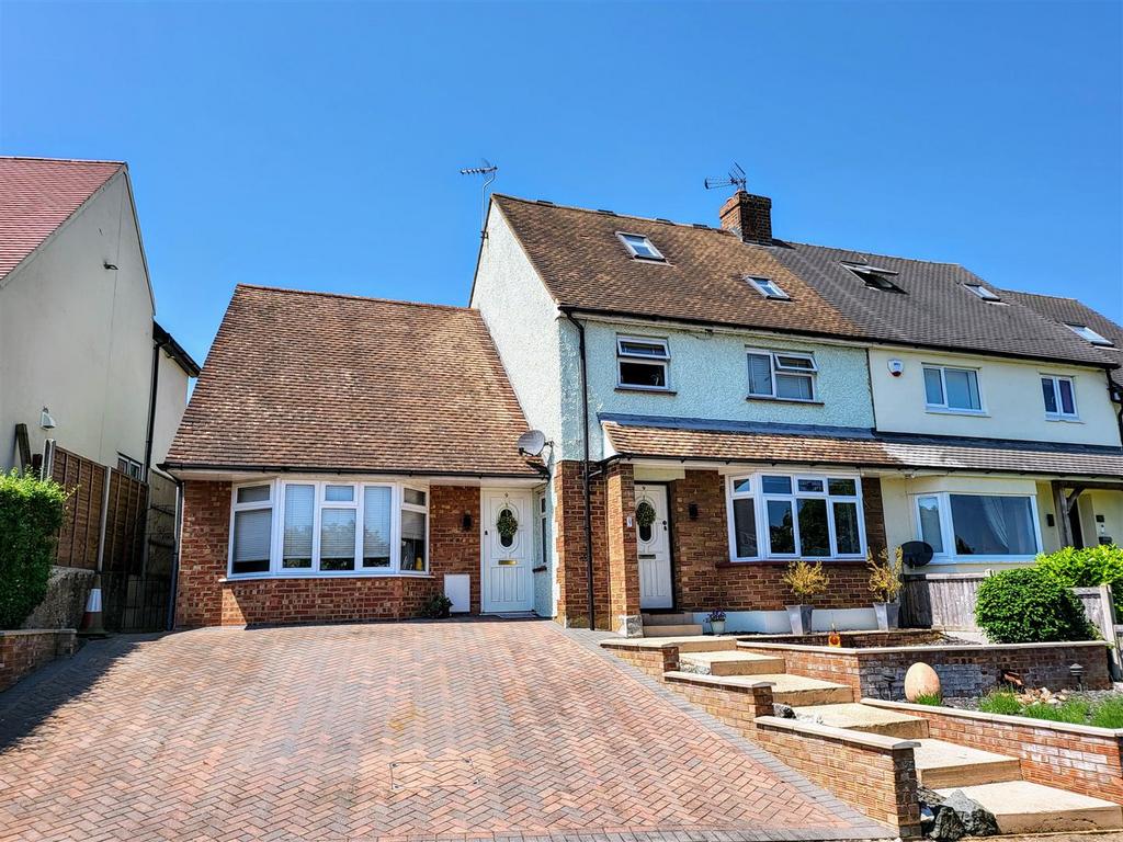 ANNEXE FACILITY Sadlier Road, Standon, Herts 4 bed semidetached