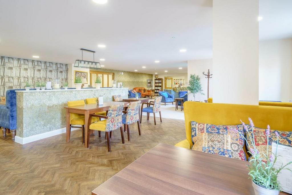 Open-plan living area, open plan living