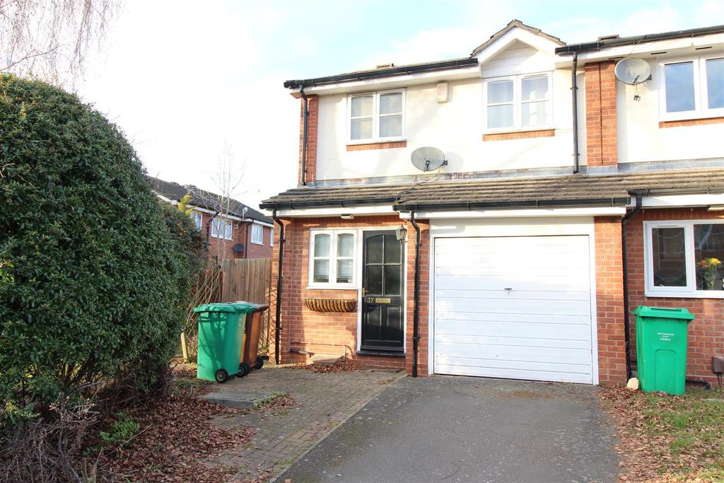 Heron Drive, Nottingham, NG7 2DE 2 bed semidetached house £1,200 pcm