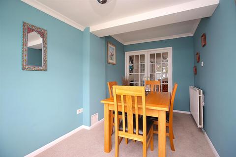 2 Beeby Close, Syston, Leicester, LE7 2BU
